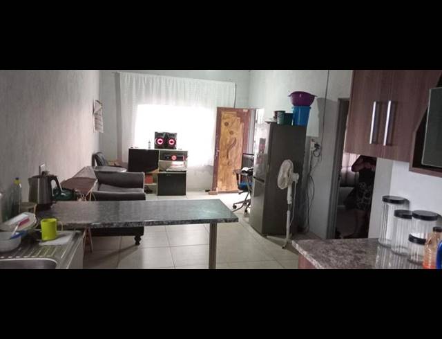 2 BEDROOM HOUSE FOR SALE IN SOTHO SECTION